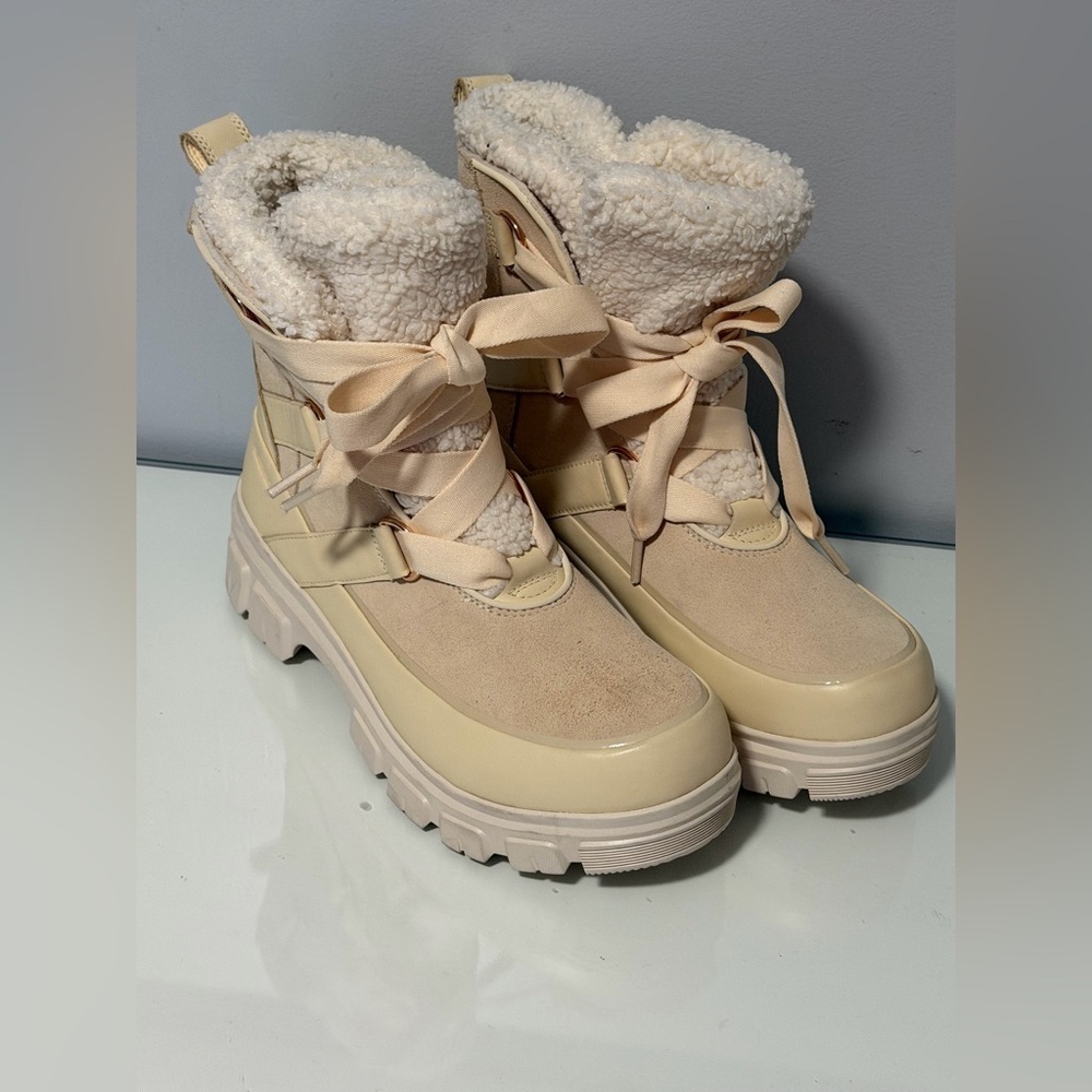Sorel Women's Cream and Tan Winter Boots - Picture 3 of 5